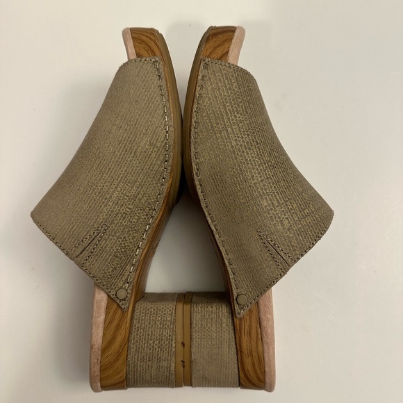 Dansko Maci Textured Leather Sandals Taupe Size 39 - Picture 5 of 12